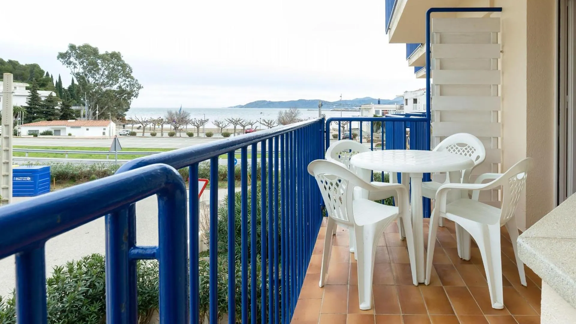 Luminoso Apartamento Con Vistas Al Mar A 50M De La Playa De Grifeu, Llanca - Es-228-25